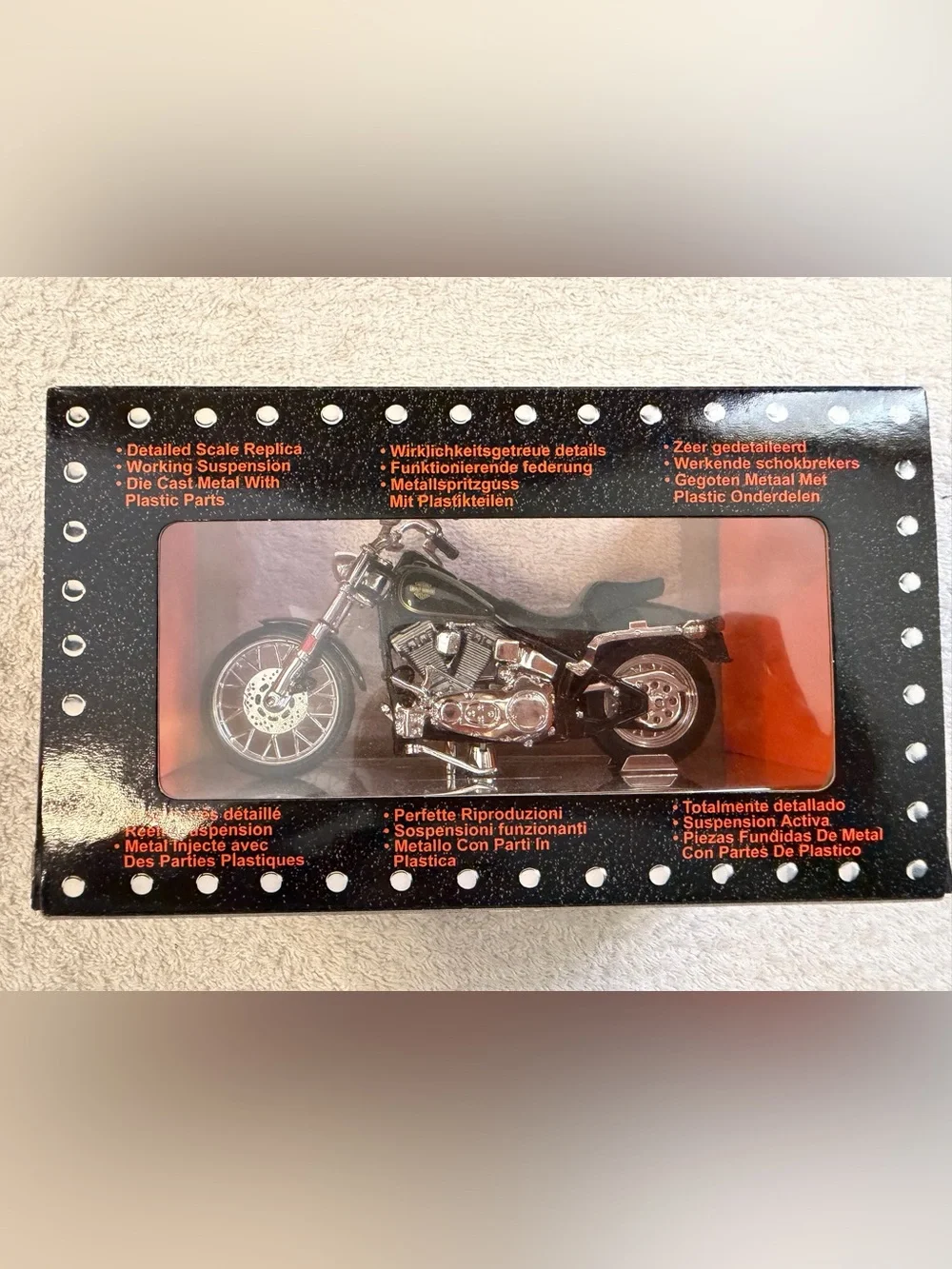 NWT Harley-Davidson 1984 FXST Softail Die-Cast Motorcycle 1:18 Model Collector